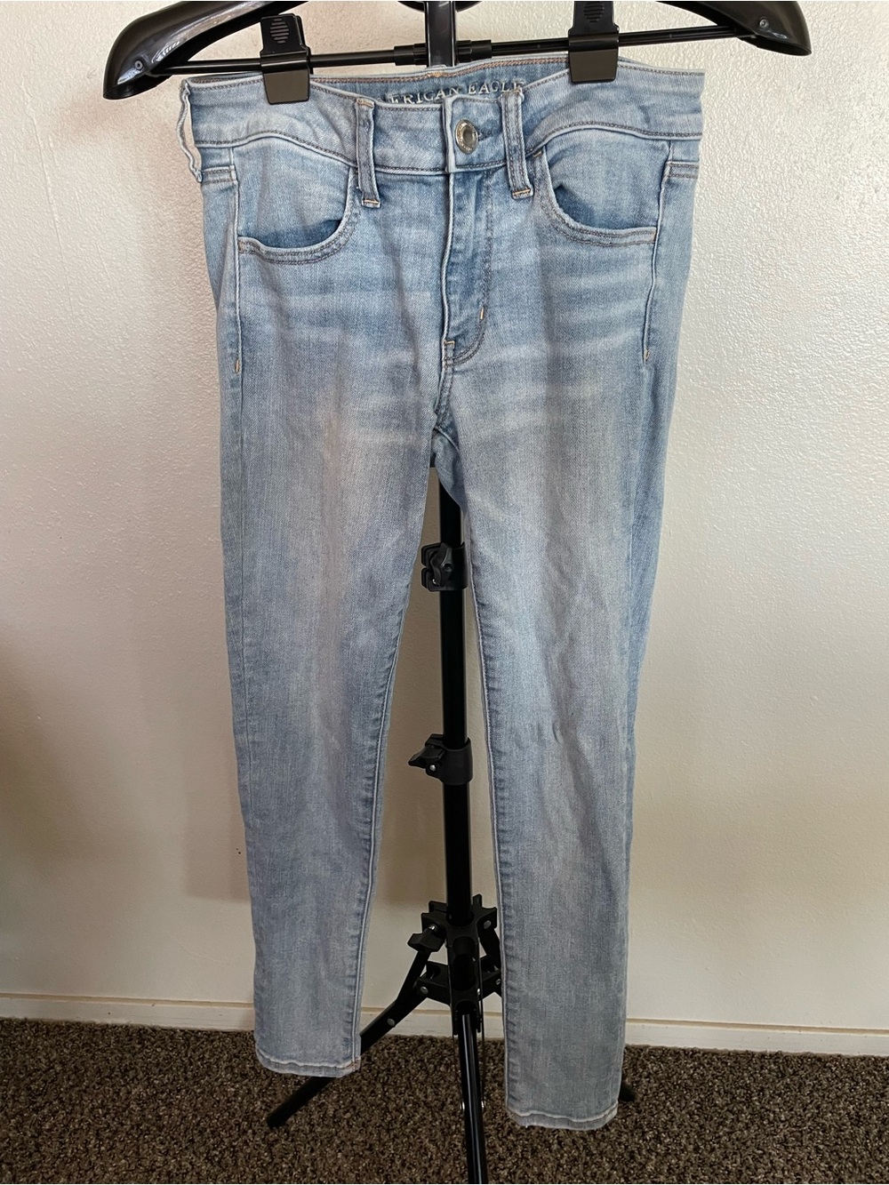 American Eagle Outfitters Light Wash Skinny Jeans